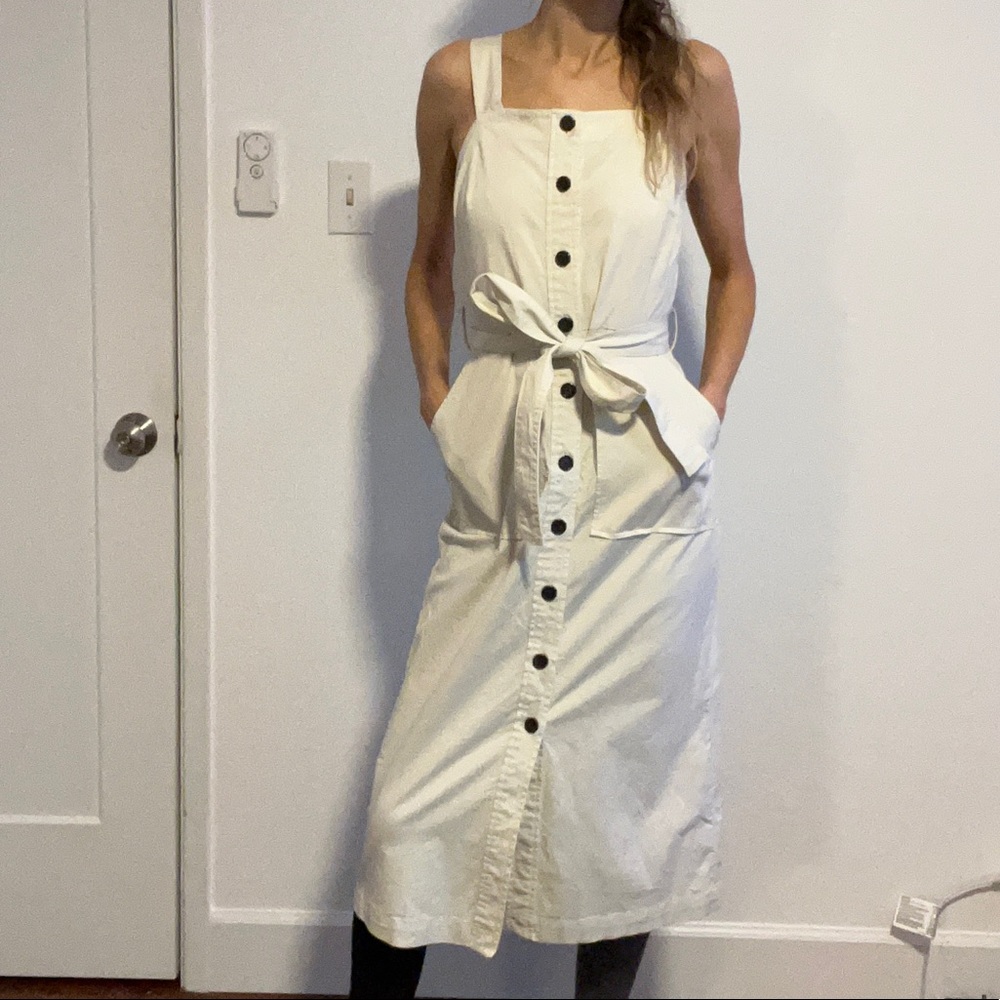 Universal Threads, Button Up Tie waist Dress, White/Cream colored Size Small